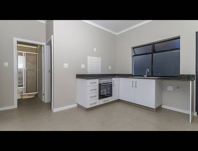 2 BEDROOM APARTMENT FOR SALE IN WATERFALL